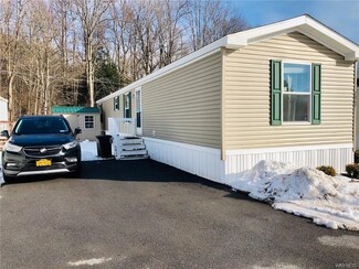 2067 Hemstreet Rd, East Aurora, NY 14052