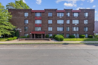 14 Niles St, Hartford, CT 06105
