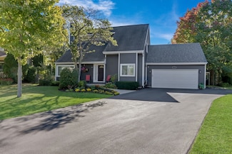 7 Whaler Ct, Third Lake, IL 60030
