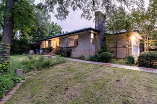 827 N Hampton Rd, Dallas, TX 75208
