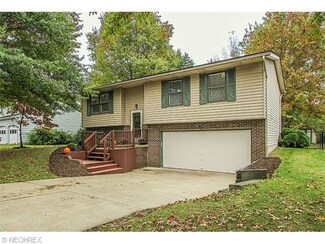 946 Kevin Dr, Kent, OH 44240