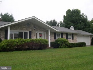 18 Ditzler Ave, Biglerville, PA 17307