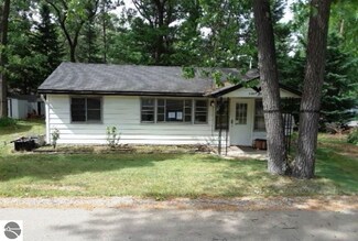 1307 Pine St, National City, MI 48748
