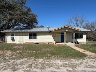 205 Beaver St, Tow, TX 78672