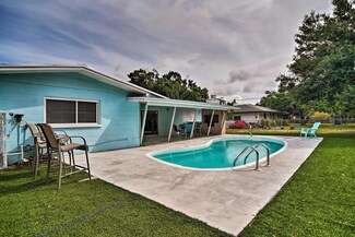 214 Magellan Dr, Sarasota, FL 34243