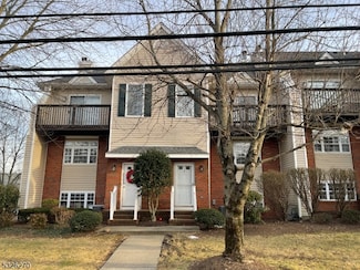 2 Castle Dr Unit 2, Berkeley Heights, NJ 07922