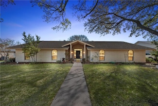 741 Ivy Ann Dr, Woodway, TX 76712