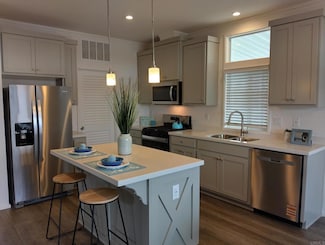 718 Sycamore Ave Unit 195, Vista, CA 92083