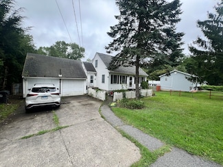 87 Gallivan Ln, Uncasville, CT 06382