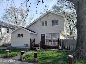 32 Lakewood Ave, Keansburg, NJ 07734