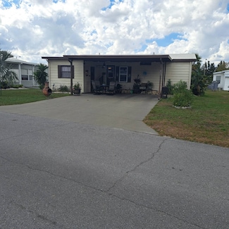 6235 Mission Viejo Dr, Zephyrhills, FL 33542