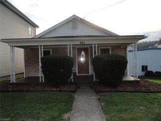 921 3rd Ave, New Cumberland, WV 26047