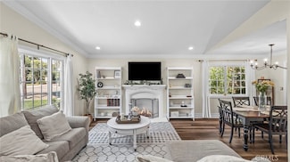 902 W Orange Rd, Santa Ana, CA 92706