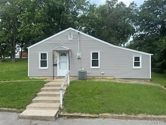 119 N Saint Charles St, Bowling Green, MO 63334