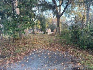 30 Glaze Dr, Beaufort, SC 29906