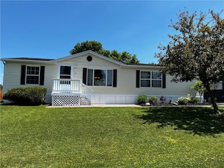 10 Arrowhead Dr, Waterloo, NY 13165