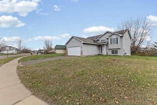 605 Horseshoe Ln, Braham, MN 55006