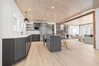 3746-3738 Main Unit 3, Manchester, VT 05252