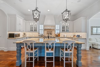 4511 Merrie Ln, Bellaire, TX 77401