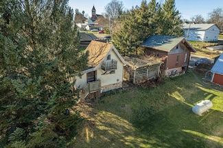303 A-B Main St, Hollandale, WI 53544