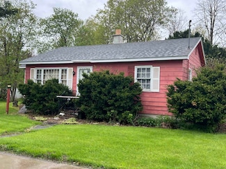 174 Grove St, Poultney, VT 05764
