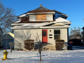 371 W 19th St, Holland, MI 49423