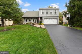 9520 Country Roads Ln, Manassas, VA 20112