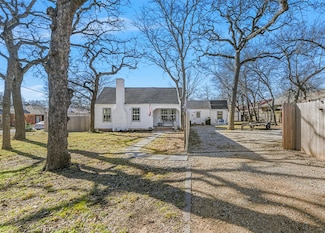 5720 W Arkansas Ln, Arlington, TX 76016