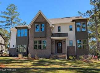 300 Sloan Ln, Pinehurst, NC 28374