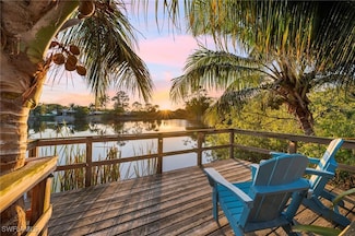 1155 12th St N, Naples, FL 34102
