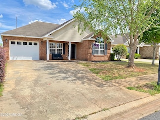 113 Monticello Dr, Byron, GA 31008