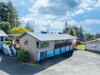 625 Crestview Dr, Reedsport, OR 97467