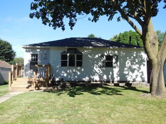 1303 17th Ave, Sterling, IL 61081