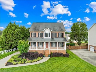 901 George Place Dr, Kernersville, NC 27284