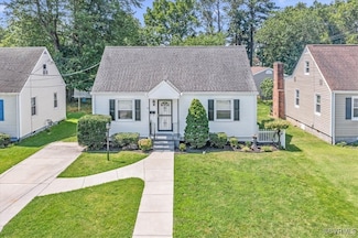 221 Wright Ave, Colonial Heights, VA 23834