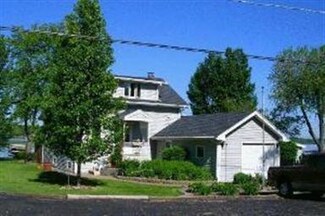 3513 E Lake Shore Dr, Wonder Lake, IL 60097