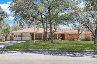 8002 Robin Rest Dr, San Antonio, TX 78209