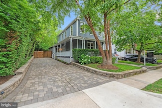 411 E Bellefonte Ave, Alexandria, VA 22301