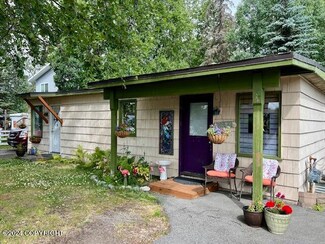 2011 W 44th Ct, Anchorage, AK 99517