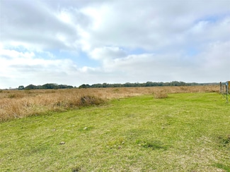 358 County Road 4521, Palacios, TX 77465