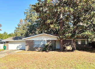 41 Maple Ave, Shalimar, FL 32579