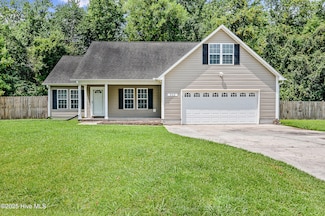 512 SW Southwest Ridge Dr, Richlands, NC 28574