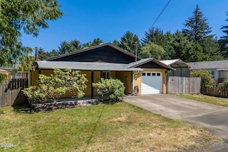 1325 S Crestline Dr, Waldport, OR 97394