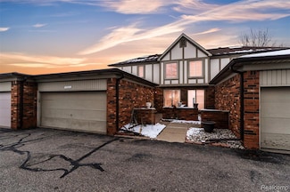 49285 Ashley Ct, Shelby Township, MI 48315