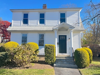 35 Lindbergh St, Fairfield, CT 06824