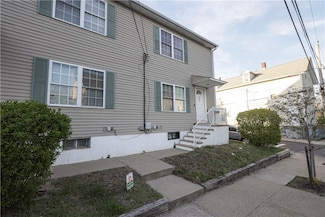 17 Grotto Ave Unit 1, Pawtucket, RI 02860