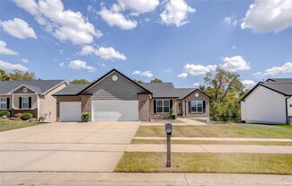 7008 Milburn Estates Dr, O'Fallon, IL 62269