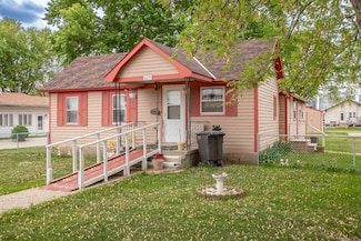 617 Parnell St, Hildreth, NE 68947