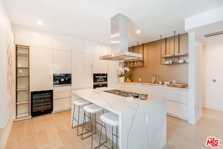 8600 Wilshire Blvd Unit TH1, Beverly Hills, CA 90211