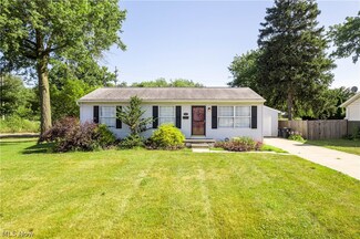 2000 Lorena Ave, Akron, OH 44313